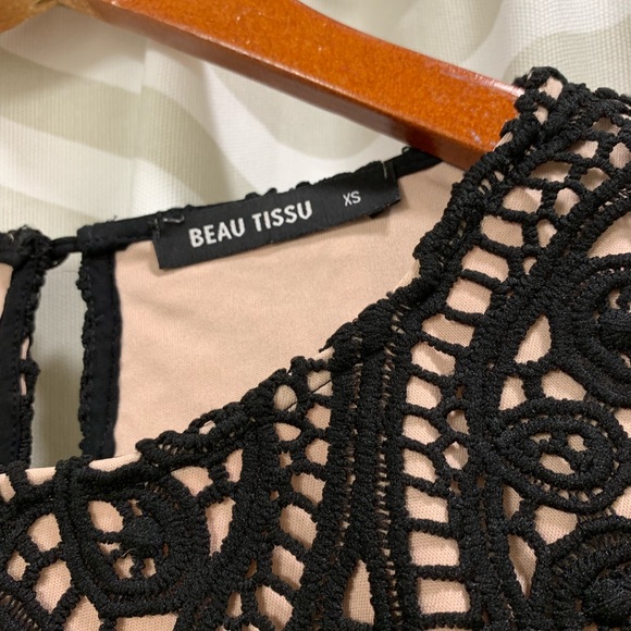 Beau Tissu black lace crochet top - Picture 2 of 3